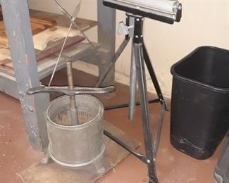 Vintage metal Fruit press
Wood workers roller support