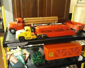 Vintage Toy Trucks
Tonka, Structo , Wyandotte