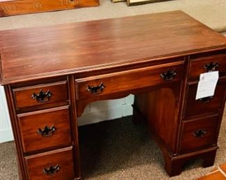 Quality refinished Desk. Very nice!