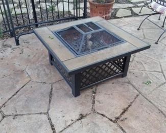 Outdoor firepla pit