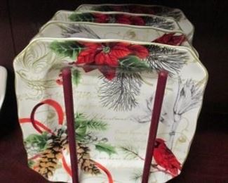 Set of 4 Holiday plates w/ Cardinal