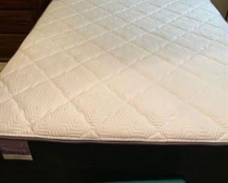 "Sleepy's Hush" Queen Size Mattress set - excellent condition. Like new.