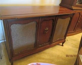 RCA Victor Stereo - Vintage.  Does not work but in good condition.  Probably 1950's