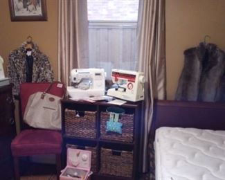 Sewing machines and decor 