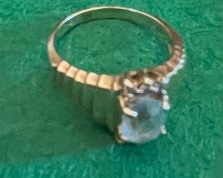 14kt gold diamonds aquamarine stone -ring