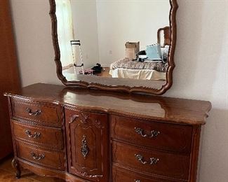 Vintage Bassett dresser is 64 lung 18, deep 32 tall with the mirror at 67 till