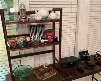 More cool stuff.. yes it’s a Bose and works great and we have the remote!