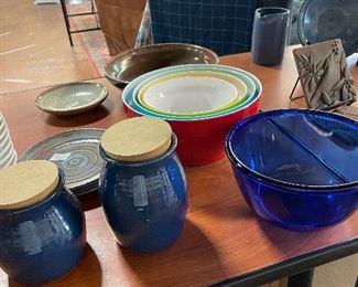 Various pieces of home and kitchen items