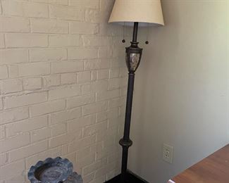 Floor lamp