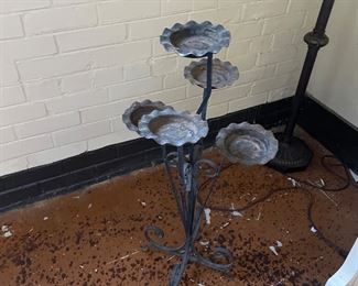Metal flower stand