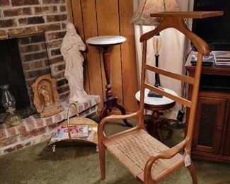 Mid-Century Modern Gentleman's Valet Chair
Accent Tables and Collectibles 