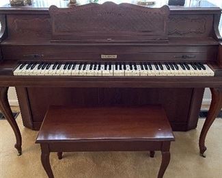 Baldwin Upright Piano. Photo 1 of 3. 