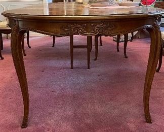 Vintage Queen Anne Style Henredon Dining Table with Three Leaves. Photo 1 of 6.