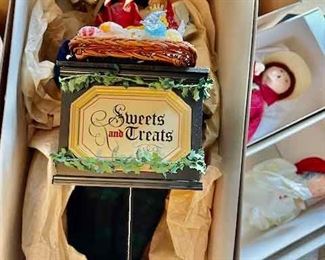 Byers choice carolers