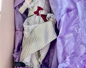 Byers choice carolers