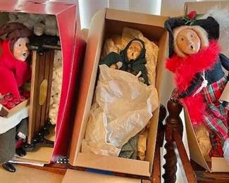 Byers choice carolers