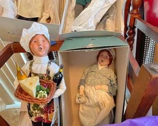 Byers choice carolers