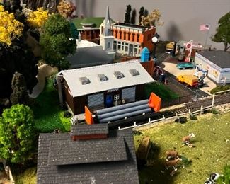 Model Train / Town / Home Pieces