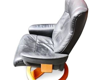 Teak Base Mayfair Signature Base Leather Recliner w/Ottoman