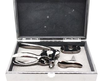 Frontgate Wine Accessory Set
