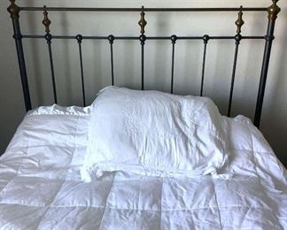 Vintage Brass Full Bed