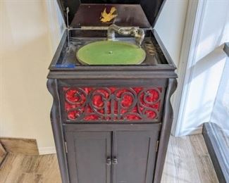 nightingale Victrola record player 