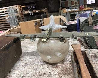 Model plane Snoozing Susan