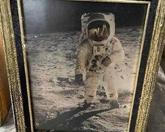 2 moon landing Pictures