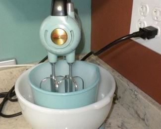 vintage turquoise. works great