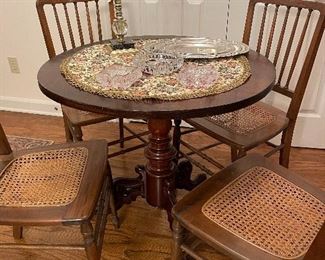 Small round table & 4 antique chairs