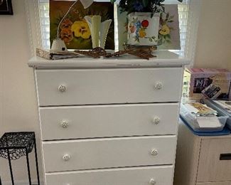 White 5 drawer chest