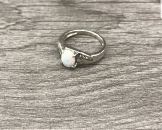 925 sterling silver Opalescent Glass stone size 6 2.32 grams $35