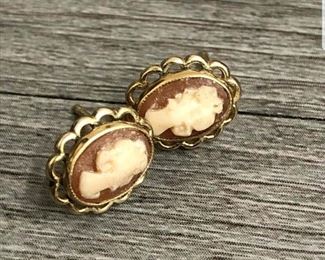 12k gold cameo earrings 1.35g $50