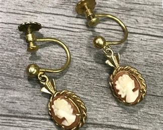 9k vintage cameo clip earrings 2.4 grams $80
