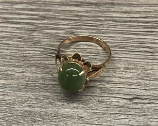14k yellow gold green nephrate jade cabochon ring size 5.25 2.52 grams  $250