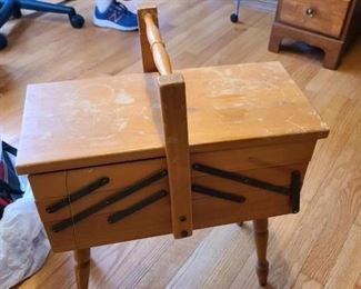 Sewing basket/ thread & notions