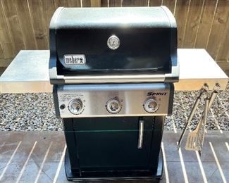 Weber Spirit 3-burner Propane Grill with Cover and Propane Tank - LIKE NEW! $350