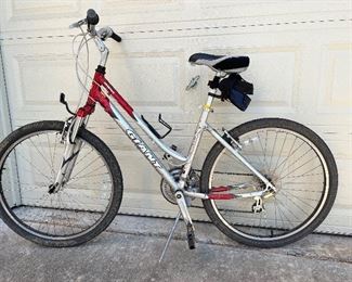Giant Sedona 6061 size 17" Women's Bike $250
