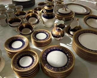 Anynsley Cobalt & Gold China Set
