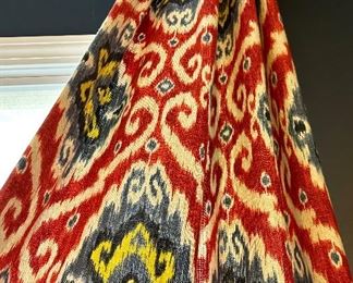 detail-pop of yellow!