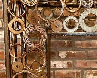 detail - geometric circles