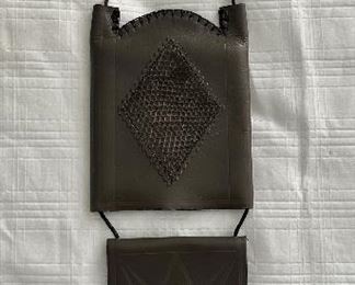 detail - bottom pulls up into the top