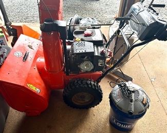 Ariens Snowblower Deluxe 28 SHO