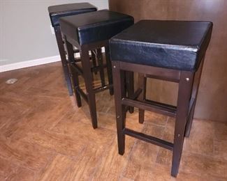 4 bar stools