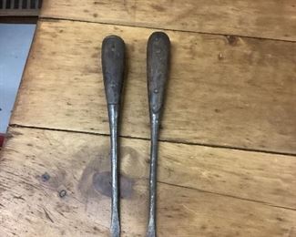 PAIR VINTAGE PEFFECT HANDLE SCREWDRIVERS