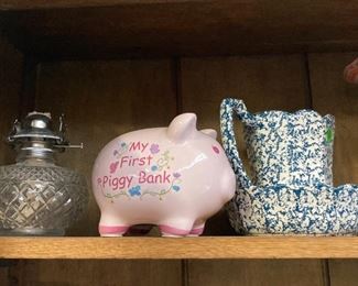 Lanterns and piggy banks