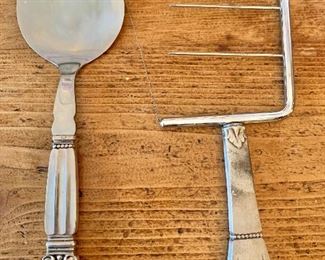 Georg Jensen cake server and slicer - wire loose on slicer 