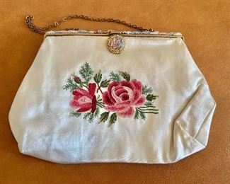 Embroidered and beaded purse - France 