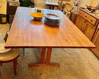 Dining room table trestle base 