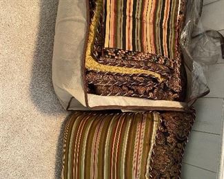 $30. King Size Bedding with throw pillows. 